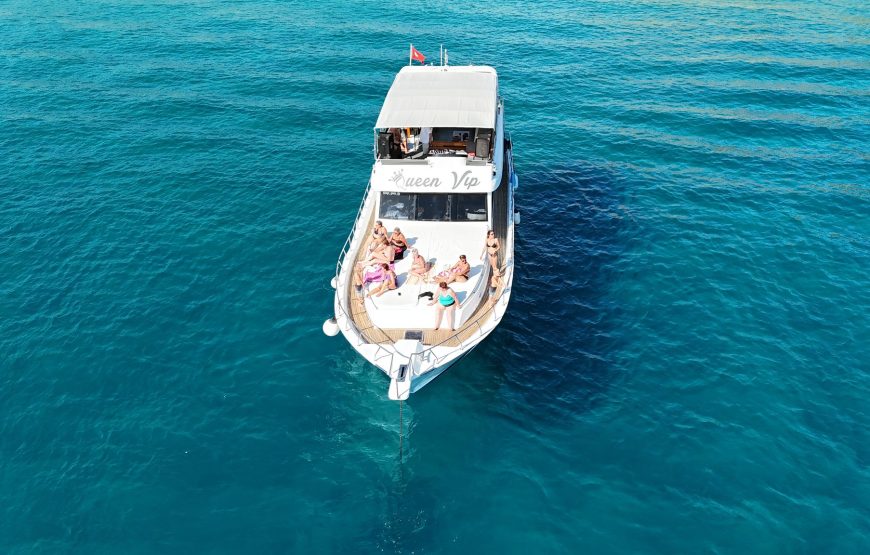 Alanya’da Denizin Tadını Özel Tekneyle Çıkarın Queen VIP Yat